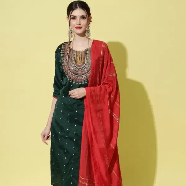 VredeVogel Women Silk Blend Kurta Pant Dupatta SetVredeVogel Women Silk Blend Kurta Pant Dupatta Set