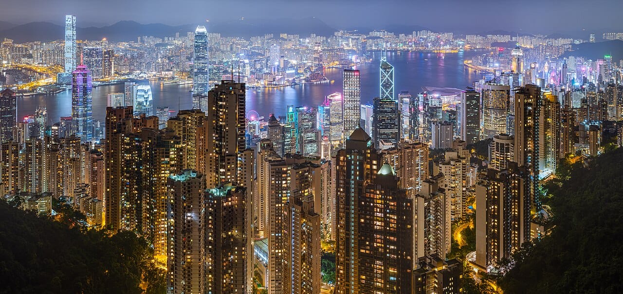 Hong Kong — Causeway Bay & Tsim Sha Tsui from ₹5,299/Night