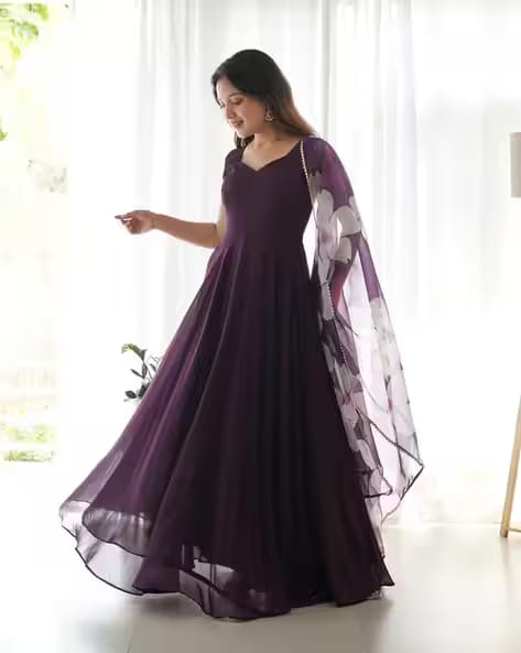 KANDORA Women Embroidered Saree with Scalloped Border AJIO sale