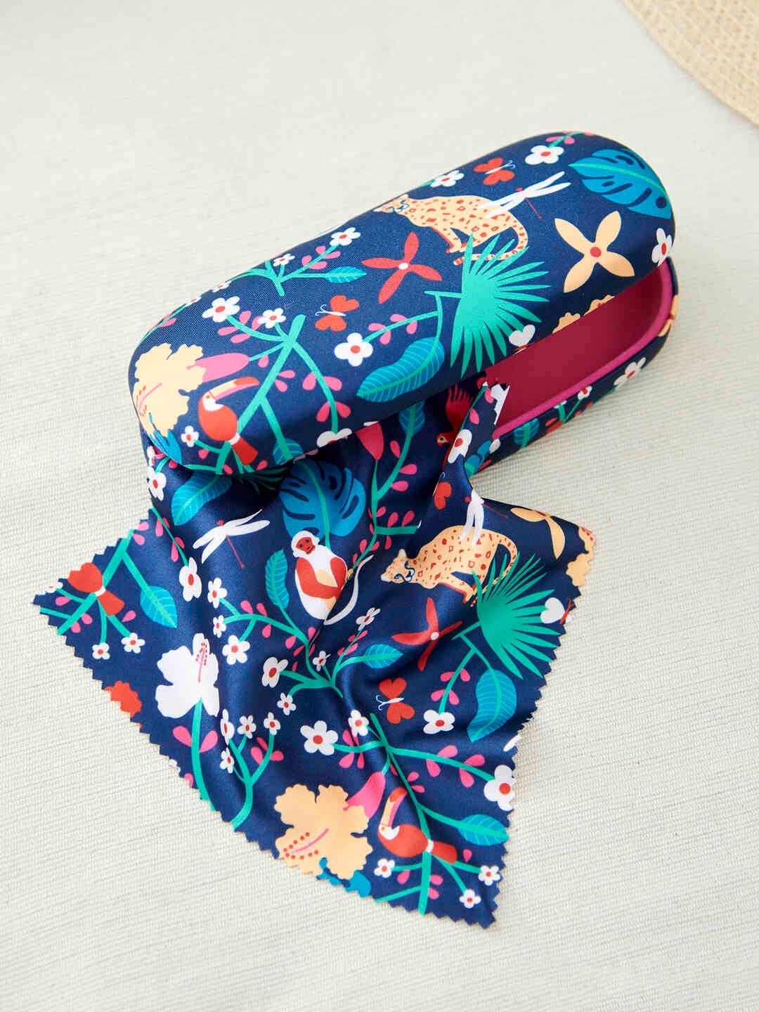 Chumbak Madagascar Tales Printed Sunglasses Case Myntra sale