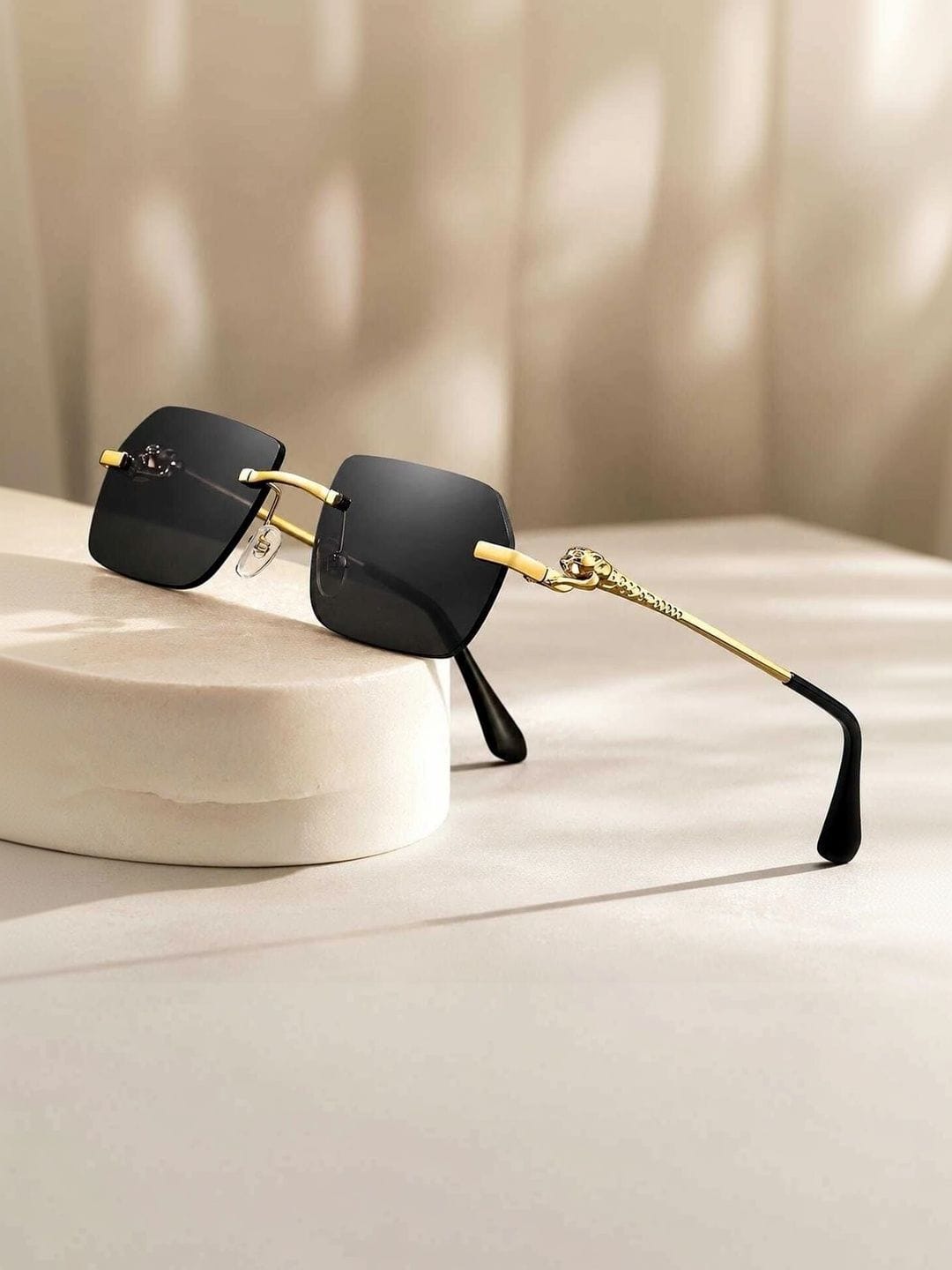 Artrue Unisex Black Lens & Gold-Toned Rectangle Sunglasses with Myntra sale