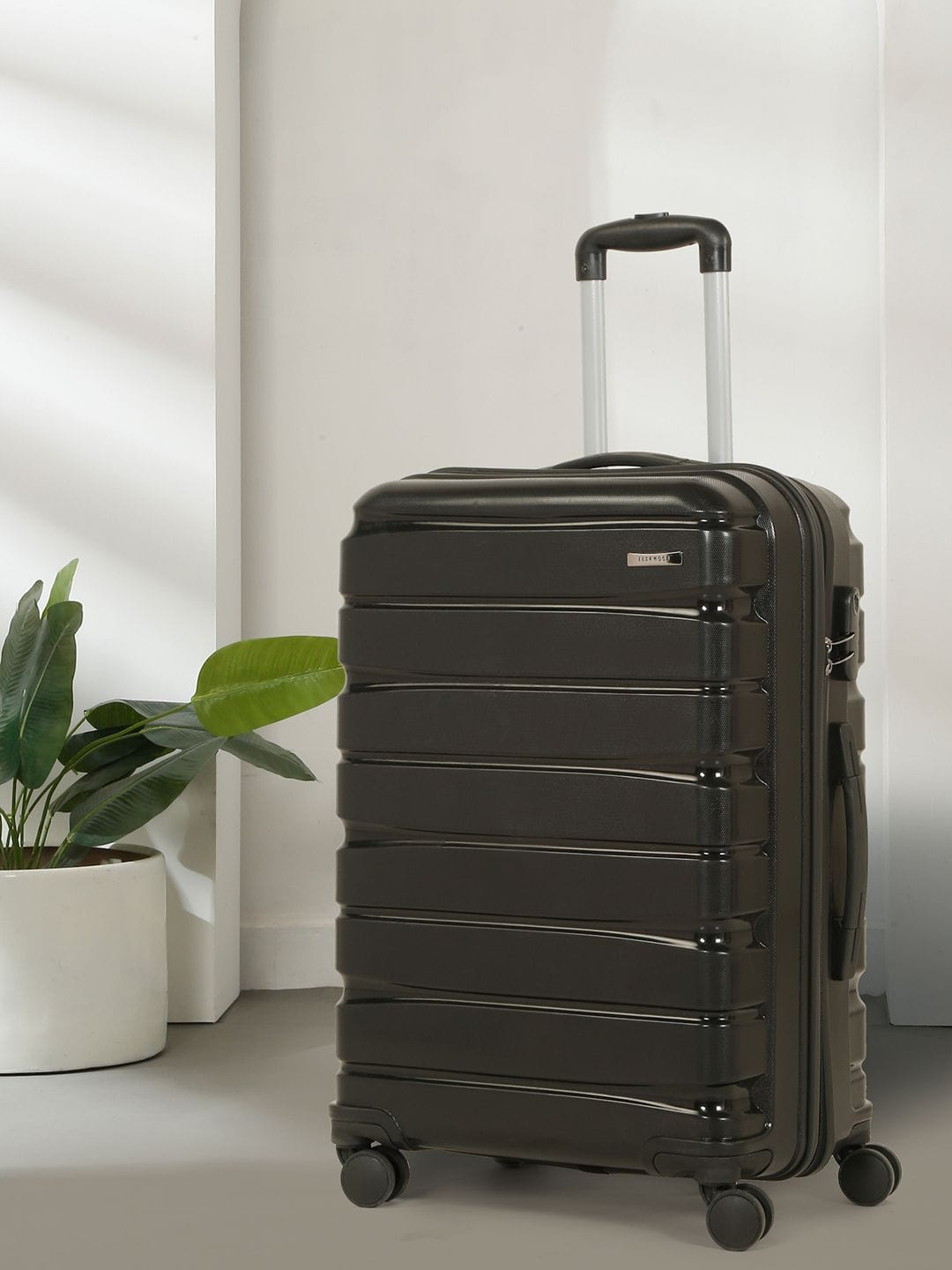 Teakwood Leathers India 360 Degree Rotation Hard-Sided Medium-Sized Trolley Bag 57L Myntra sale