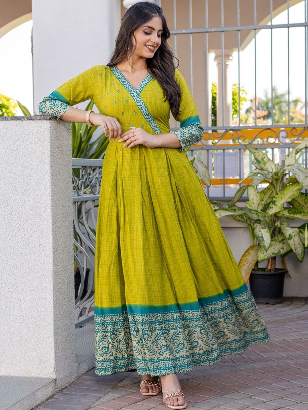 PITRIS Women Floral Printed Thread Work Anarkali Kurta Myntra sale