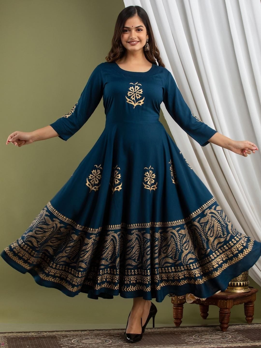 ROPADEMODA Women Floral Printed Floral Anarkali Kurta Myntra sale