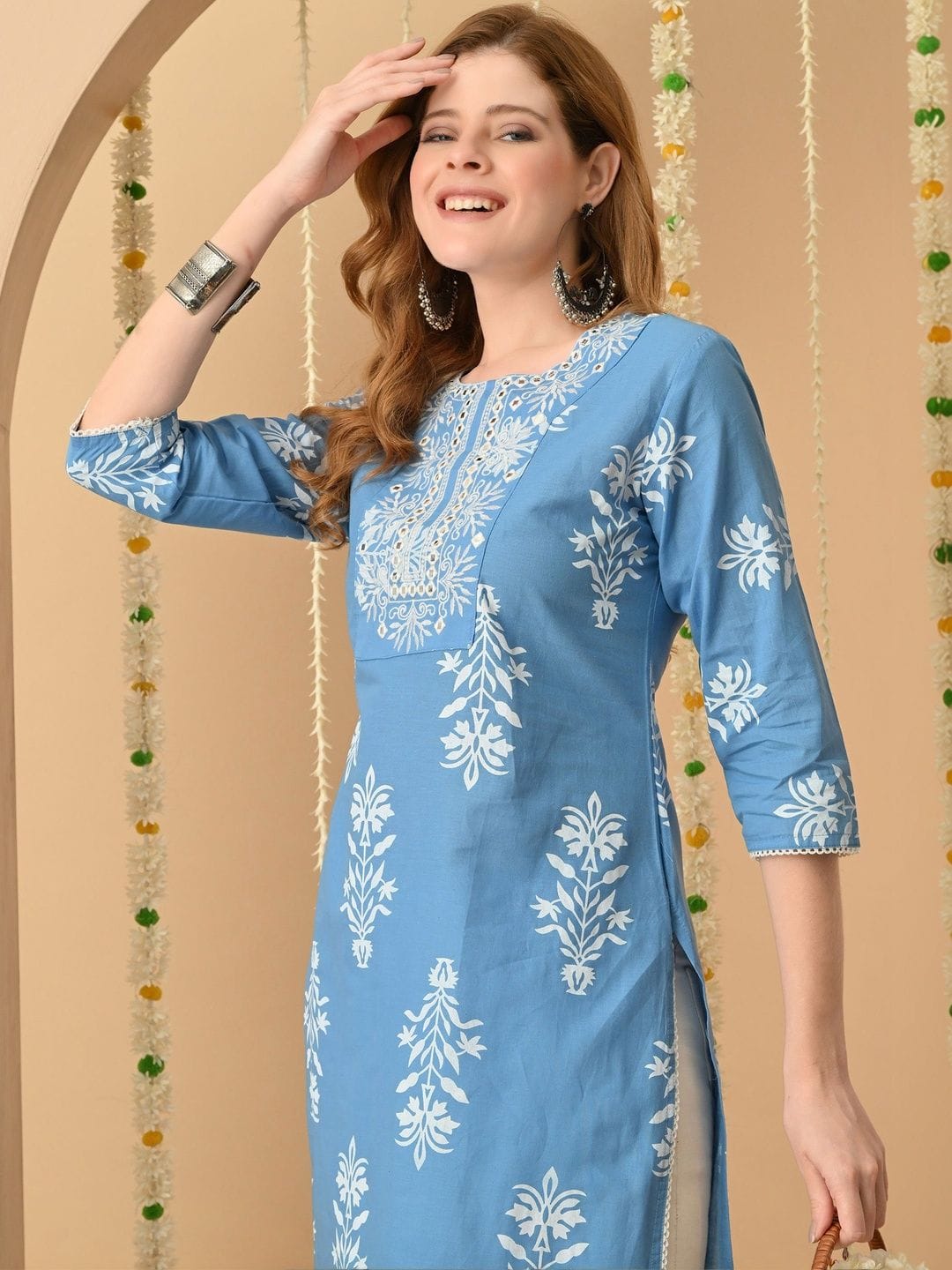 KJTRENDS Women Floral Printed Thread Work Floral Kurta Myntra sale