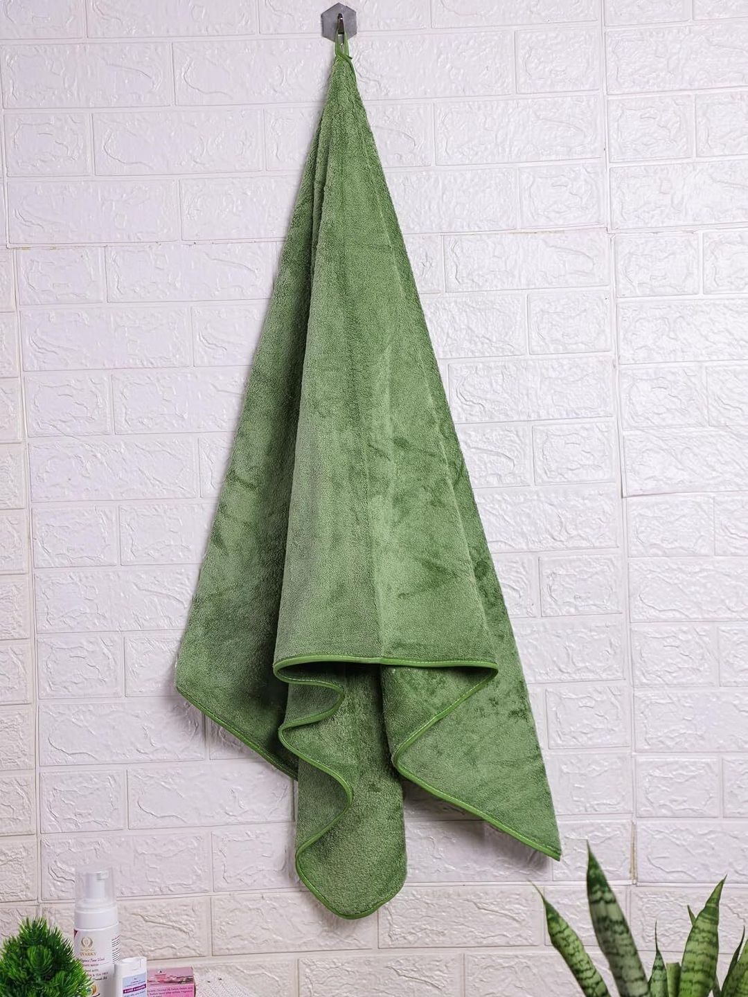Fezora Green Solid Microfiber 500GSM Super Soft Adult Regular Bath Towel-55x23In Myntra sale