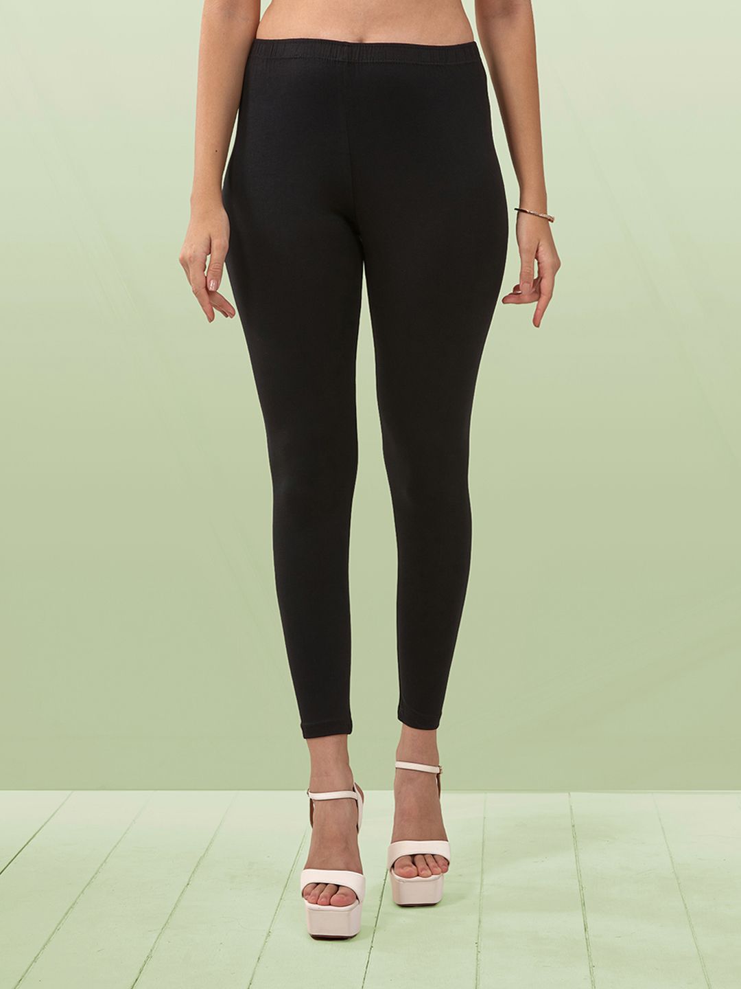 LYRA Women Black Solid Ankle Length Leggings Myntra sale