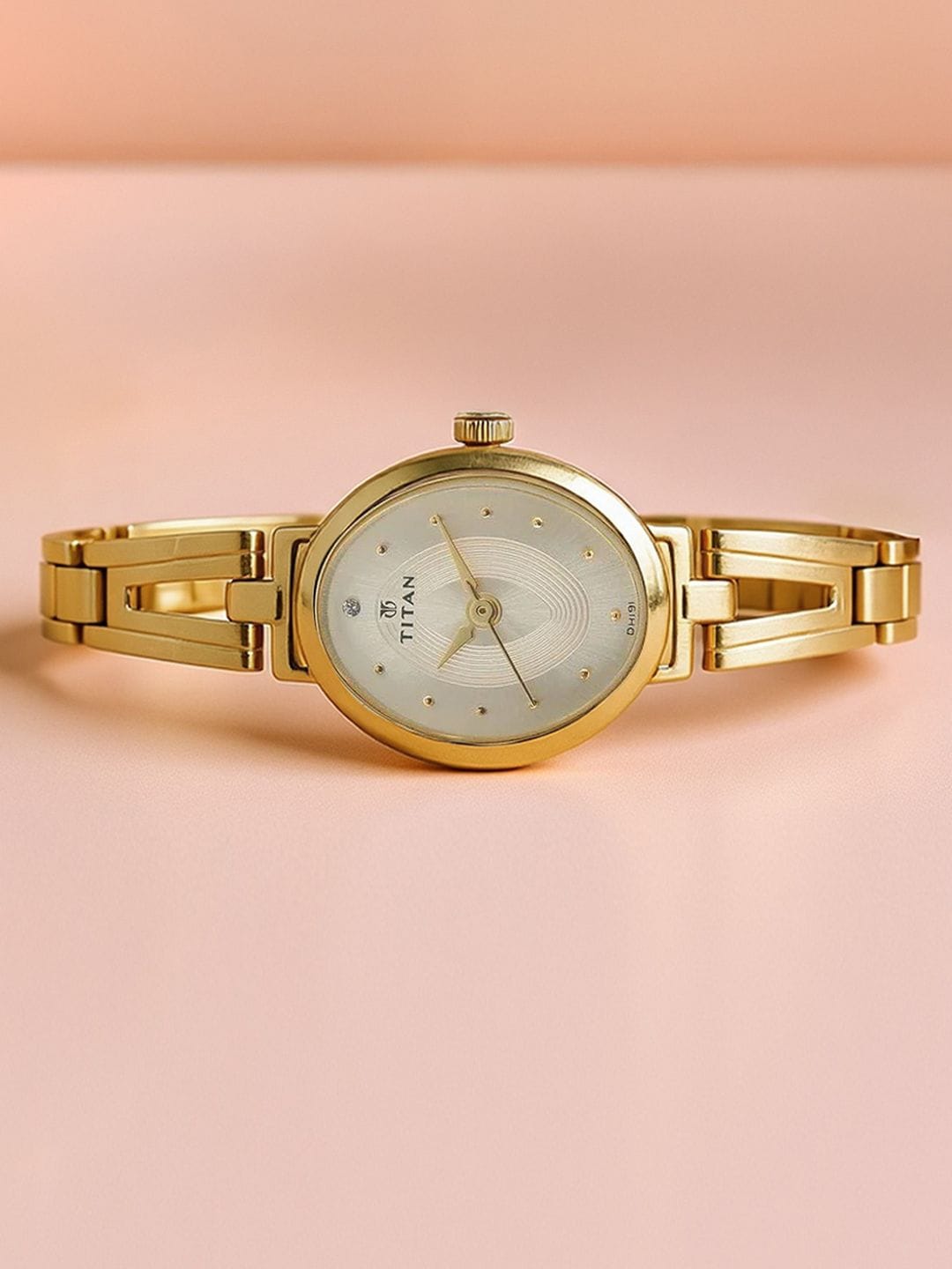 Titan Karishma Quartz Analog With Champagne Dial Watch For Women - Nm2594ym01 Myntra sale