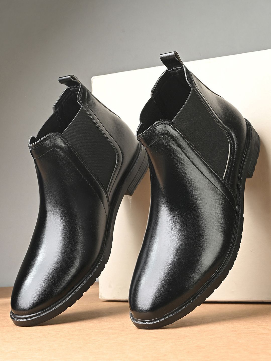 HERE&NOW Men Chelsea Boots Myntra sale