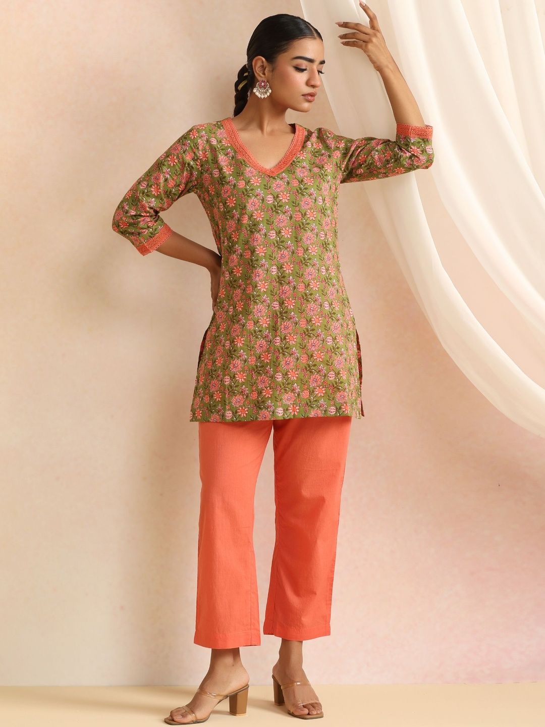 Khushal K Floral Printed V-Neck Pure Cotton Tunic & Trousers Myntra sale