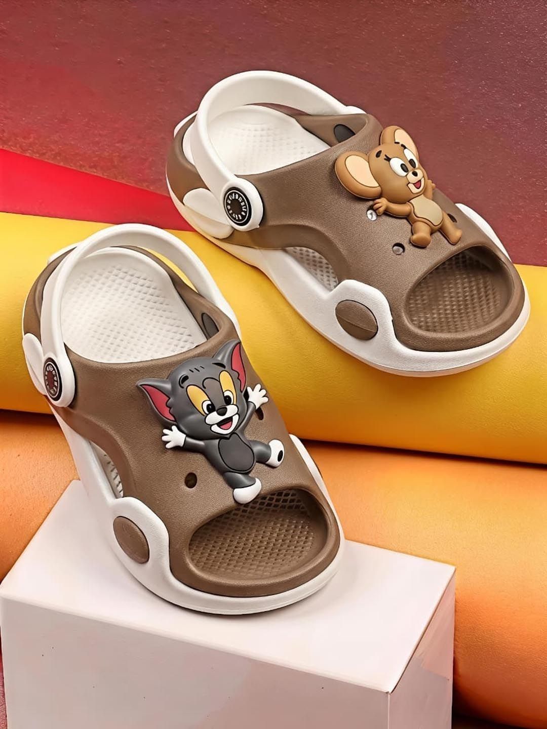 Crazyly Boys Croslite Clogs Myntra sale