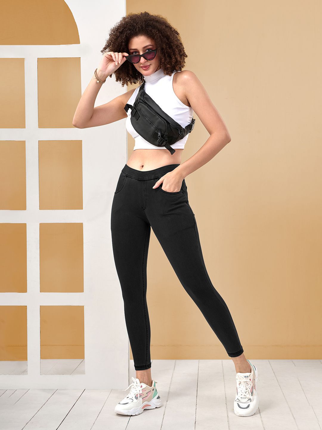 LYRA Women Mid-Rise Denim Jeggings with Pockets Myntra sale
