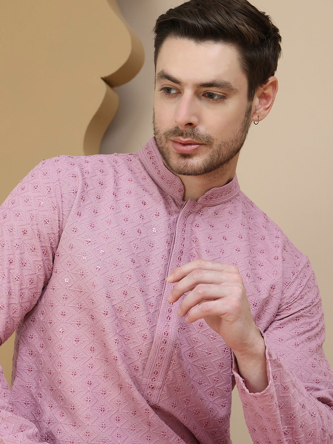 Jompers Men Geometric Embroidered Sequinned Kurta Myntra sale