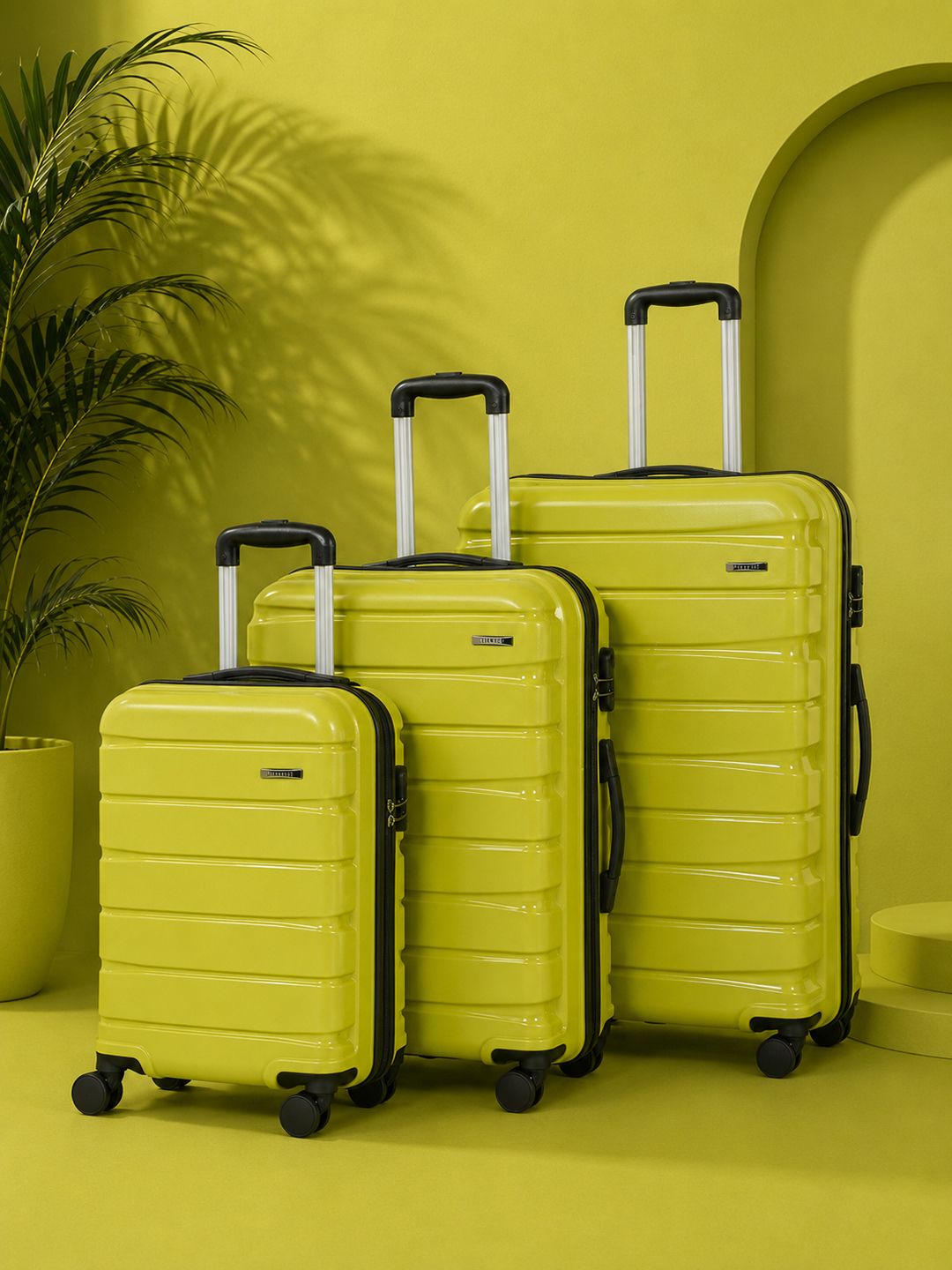Teakwood Leathers India Set of 3 360-Degree Rotation Hard Sided Trolley Bag-191L Myntra sale