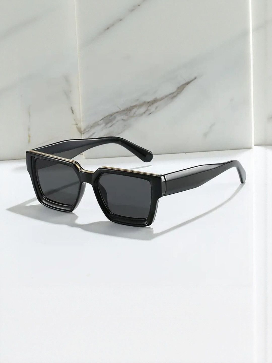 LEGEND EYEWEAR Unisex Wayfarer Sunglasses with UV Protected Lens Voyage Myntra sale