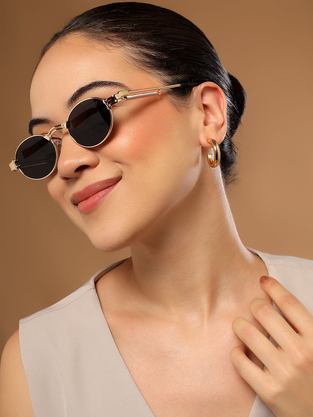 Voyage Unisex Black Oval Sunglasses UV Protected Lens Myntra sale