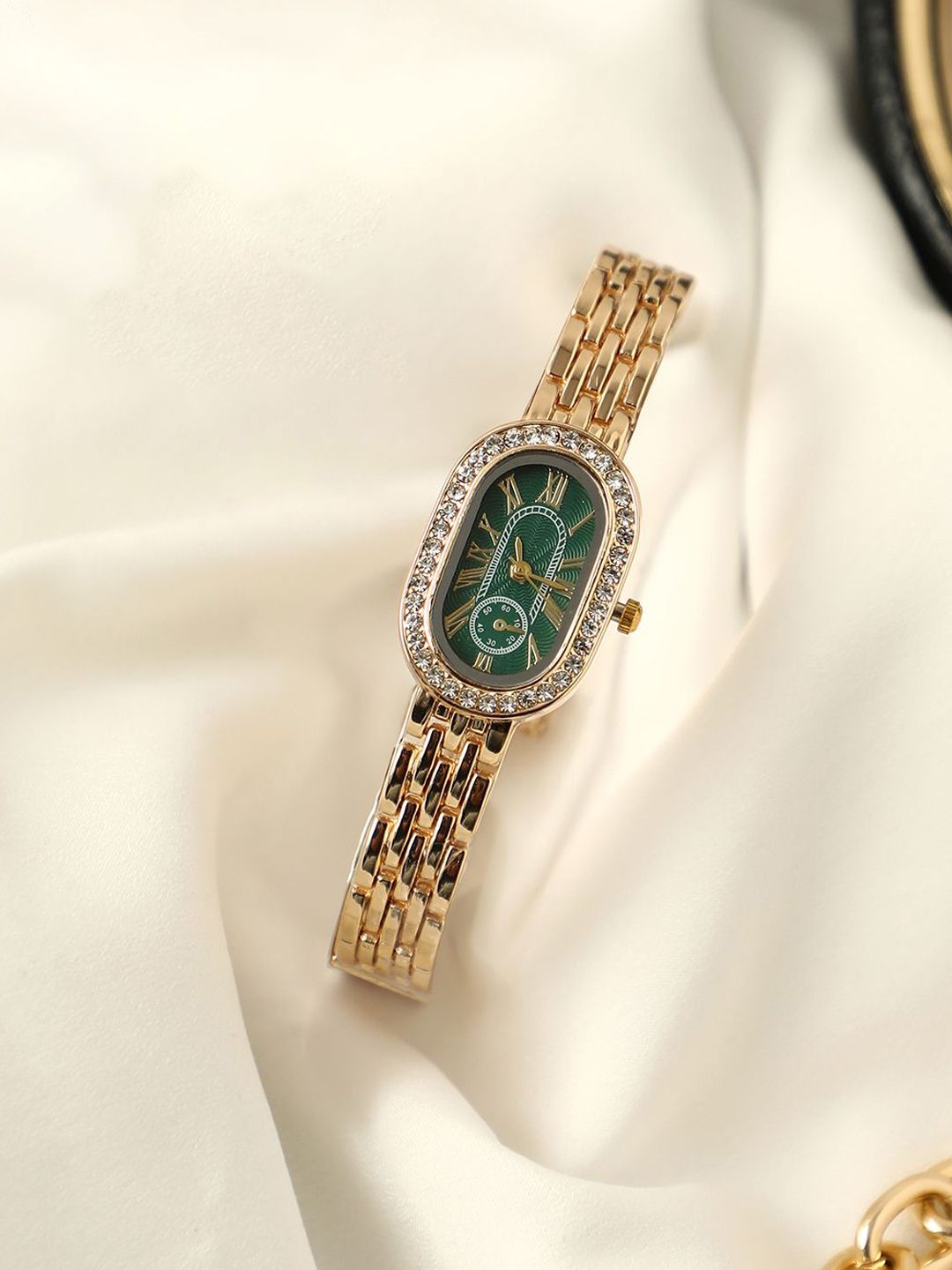HAUTE SAUCE Women Green Embellished Dial & Stainless Steel Bracelet Style Straps Analogue Watch Myntra sale