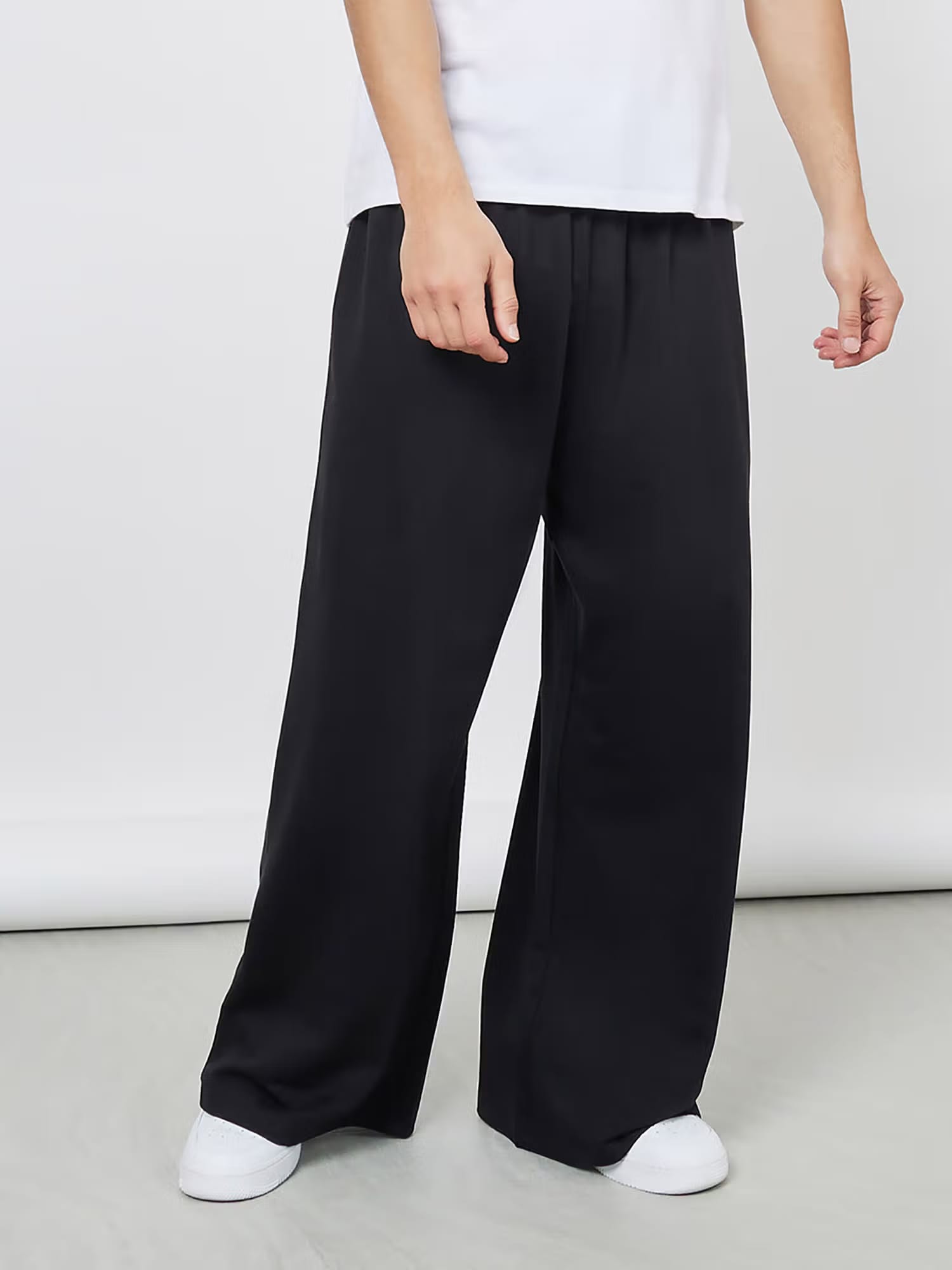 Styli Men's Black Solid Wide Leg Cotton Casual Trousers with Drawstring Nykaa Fashion sale