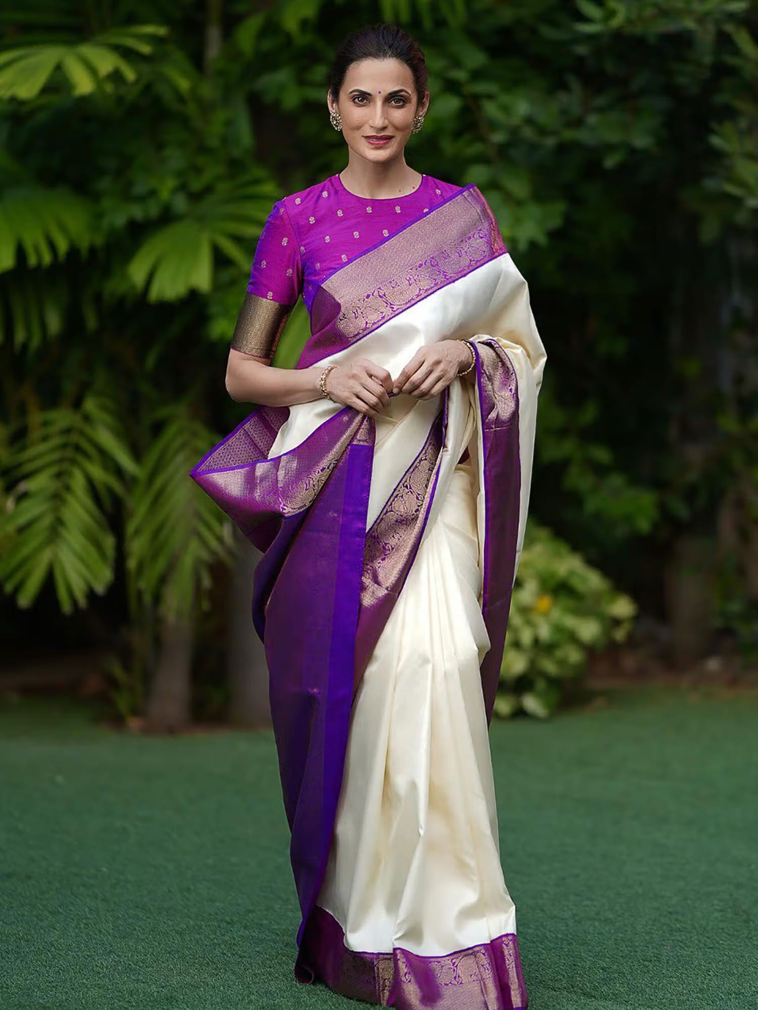 Anjaneya Sarees White Woven Designer Banarasi Silk Kanjivaram Saree with Unstitched Blouse Nykaa Fashion sale