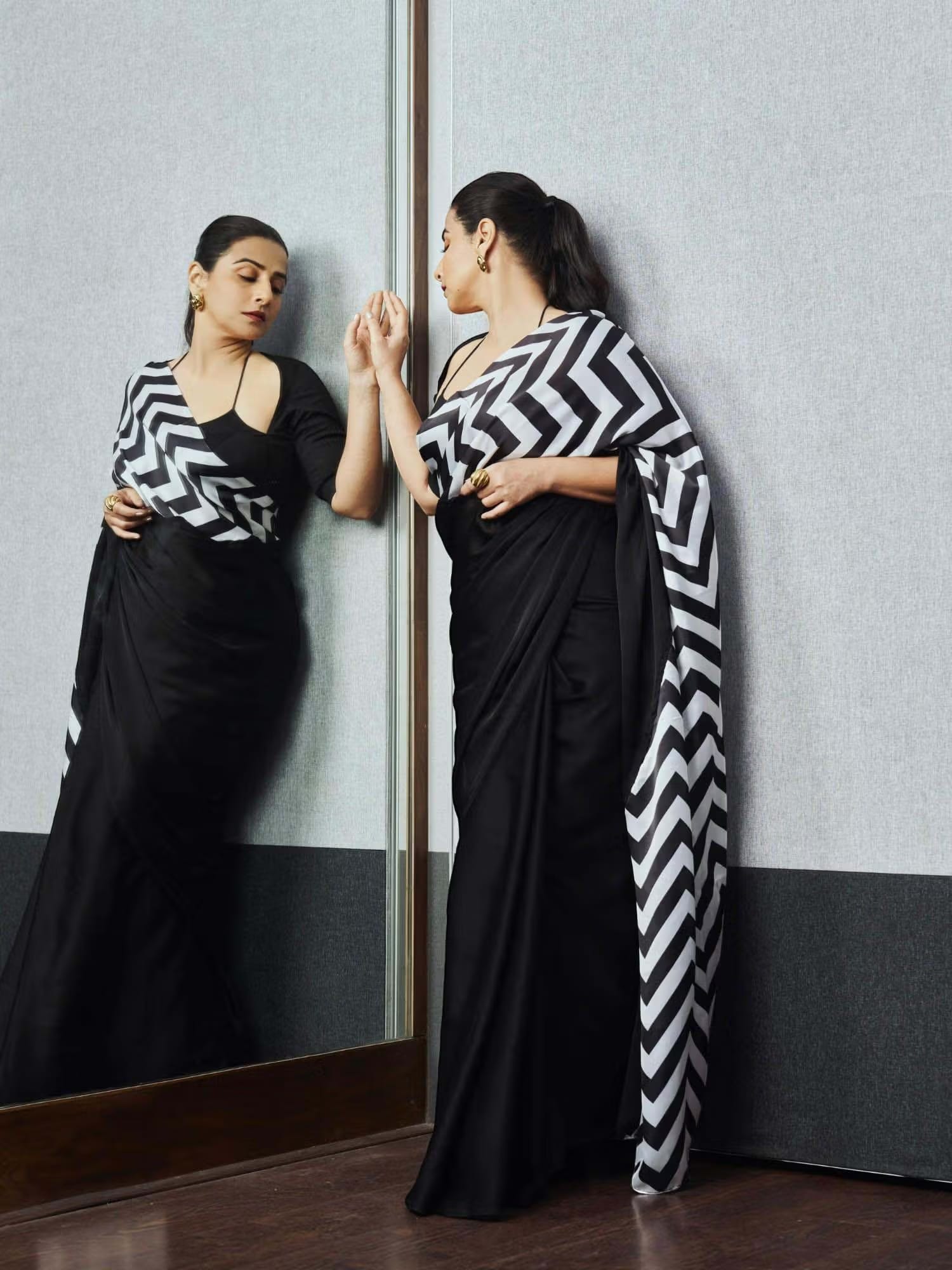 Swtantra Black Printed Saree with Unstitched Blouse Nykaa Fashion sale