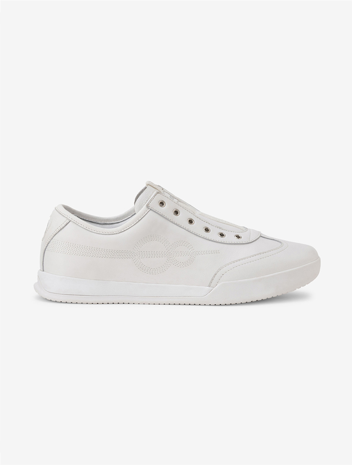 one8 Seam Pavilion Slip On Sneakers (White) Flipkart sale
