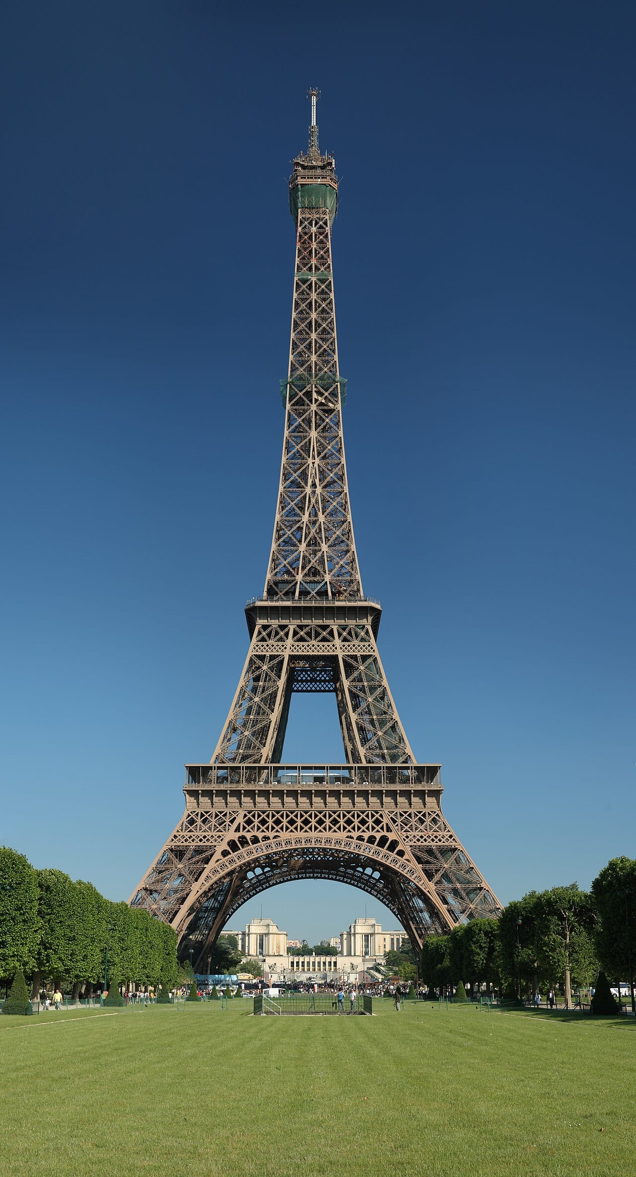 Delhi → Paris (CDG) Round Trip — Romance Without the Markup