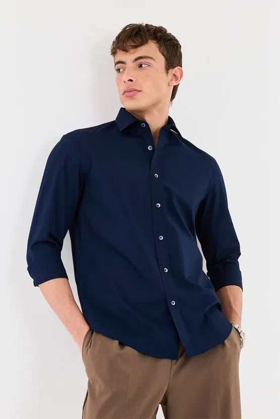 Snitch Solid Spread Collar Shirt
